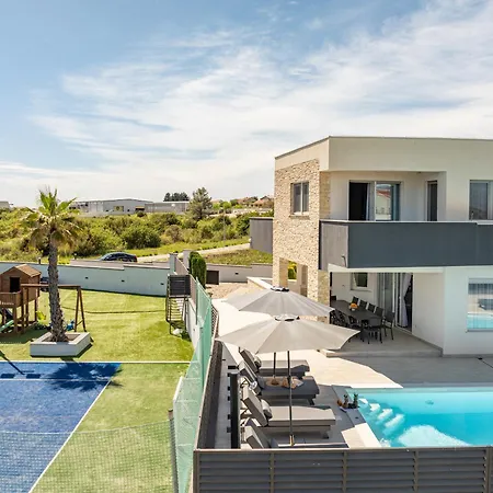 Amfora With Heated Pool, Wellness And Tennis Vila
