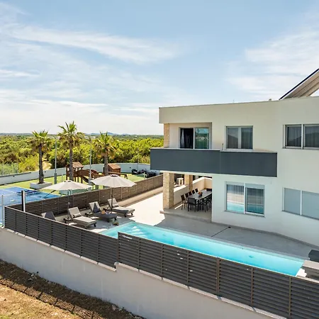 Amfora With Heated Pool, Wellness And Tennis *