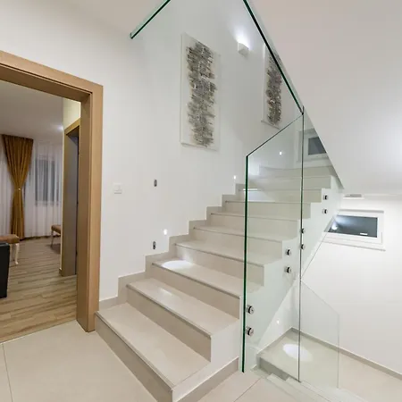 Vila Amfora With Heated Pool, Wellness And Tennis