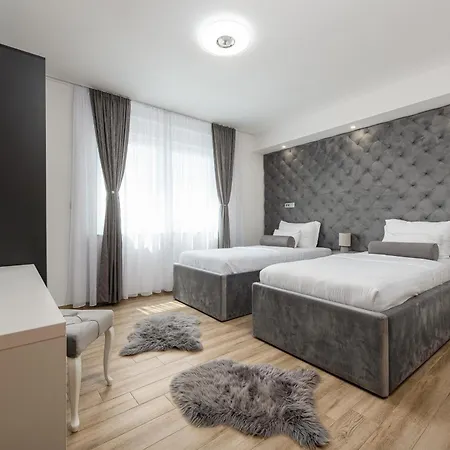 Amfora With Heated Pool, Wellness And Tennis Vila *
