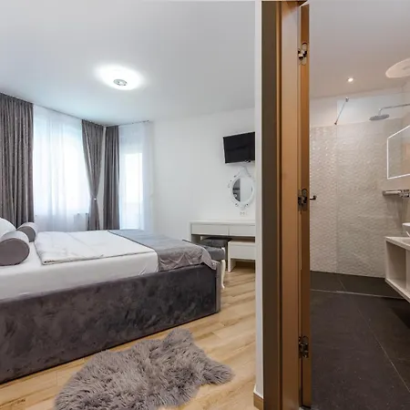 Villa Amfora With Heated Pool, Wellness And Tennis *
