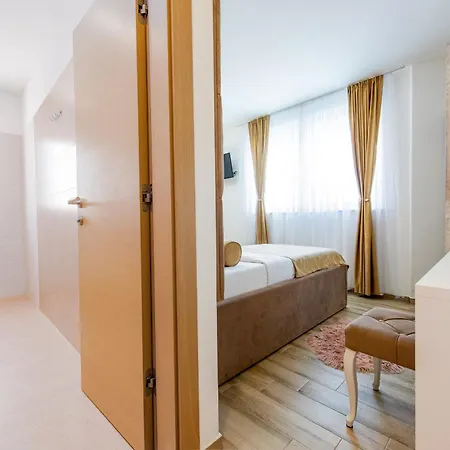 Amfora With Heated Pool, Wellness And Tennis Vila