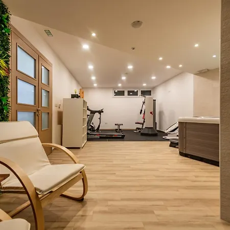 Villa Amfora With Heated Pool, Wellness And Tennis *