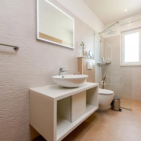 Amfora With Heated Pool, Wellness And Tennis Vila *