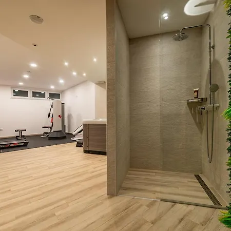 Amfora With Heated Pool, Wellness And Tennis * Knezevic