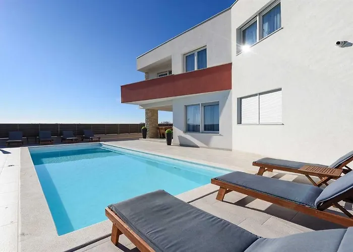 Amfora With Heated Pool, Wellness And Tennis Villa *