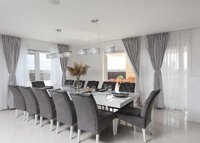 Amfora With Heated Pool, Wellness And Tennis Villa