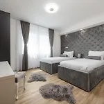 Amfora With Heated Pool, Wellness And Tennis Villa *