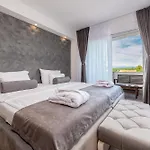 Amfora With Heated Pool, Wellness And Tennis *