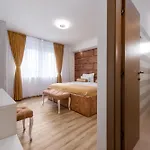 Villa Amfora With Heated Pool, Wellness And Tennis