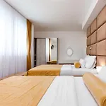 Amfora With Heated Pool, Wellness And Tennis Knezevic