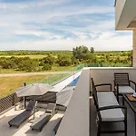 Amfora With Heated Pool, Wellness And Tennis Knezevic