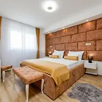ヴィラ Amfora With Heated Pool, Wellness And Tennis