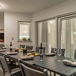 Amfora With Heated Pool, Wellness And Tennis Knezevic