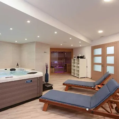 Villa Amfora With Heated Pool, Wellness And Tennis *