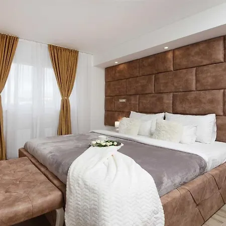 Amfora With Heated Pool, Wellness And Tennis Knezevic
