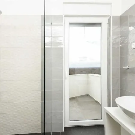Amfora With Heated Pool, Wellness And Tennis Knezevic