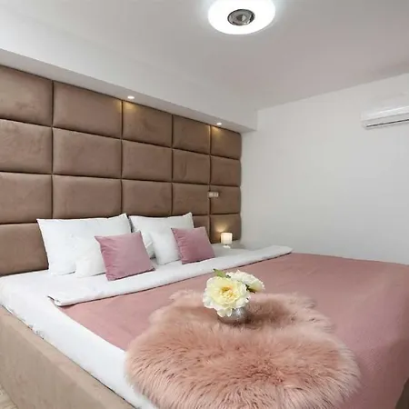 Amfora With Heated Pool, Wellness And Tennis Villa *