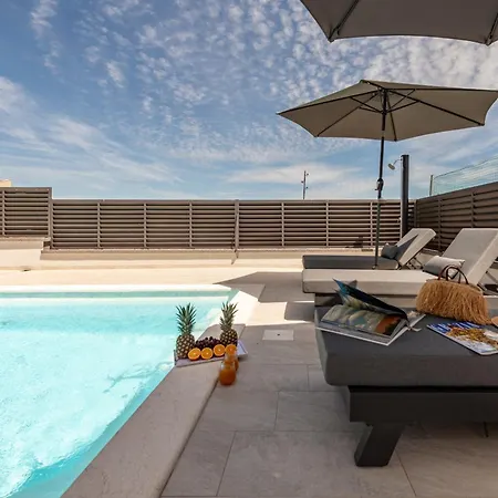 Vila Amfora With Heated Pool, Wellness And Tennis *