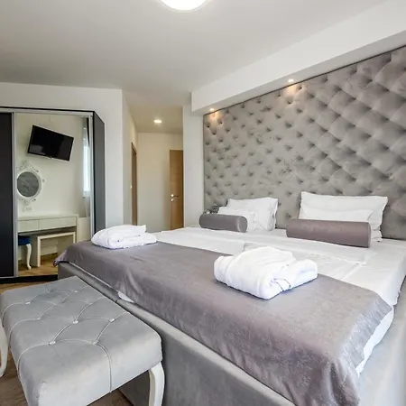 Amfora With Heated Pool, Wellness And Tennis *