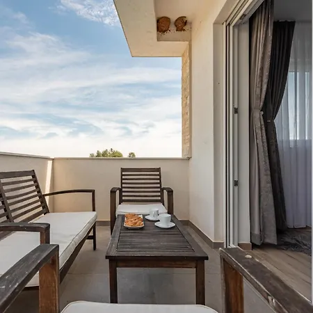 Amfora With Heated Pool, Wellness And Tennis فيلة