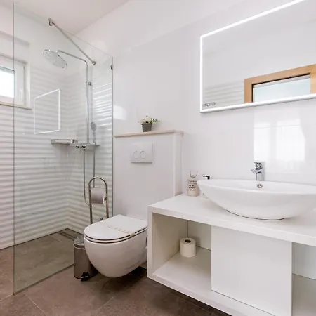 Amfora With Heated Pool, Wellness And Tennis Vila