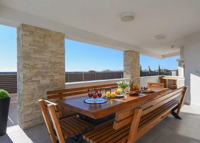 빌라 Amfora With Heated Pool, Wellness And Tennis Knezevic