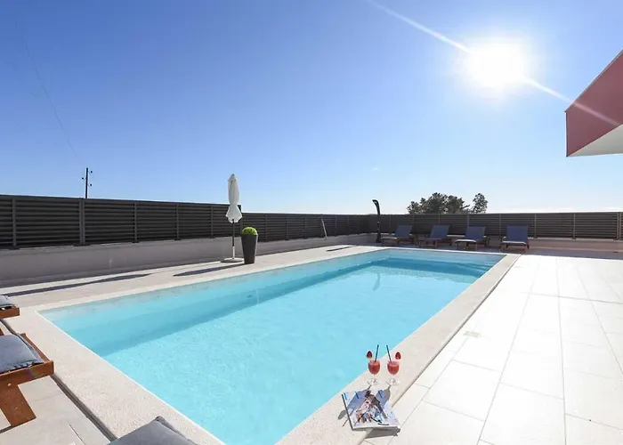 Amfora With Heated Pool, Wellness And Tennis * Knezevic