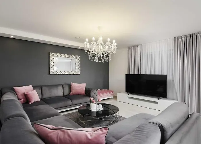 Amfora With Heated Pool, Wellness And Tennis Knezevic