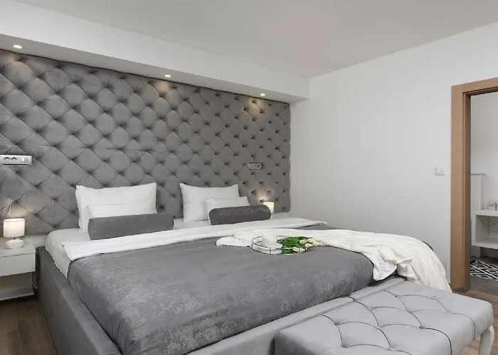 Amfora With Heated Pool, Wellness And Tennis 빌라 *