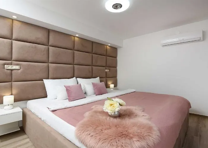 Amfora With Heated Pool, Wellness And Tennis 빌라 *